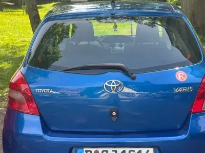 Gebraucht Toyota Yaris Cool 69 PS (50 kW) 2007 Blau Kleinwagen