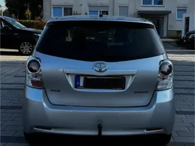 Gebraucht Toyota Verso 177 PS (130 kW) 2010 Grau Van / Kleinbus