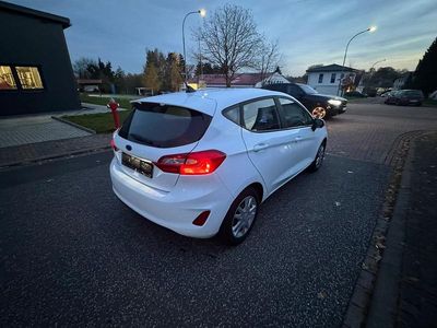 Gebraucht Ford Fiesta Cool & Connect 75 PS (55 kW) 2021 Weiß Kleinwagen