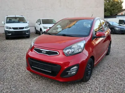 Gebraucht Kia Picanto 86 PS (63 kW) 2013 Rot (metallic) Kleinwagen