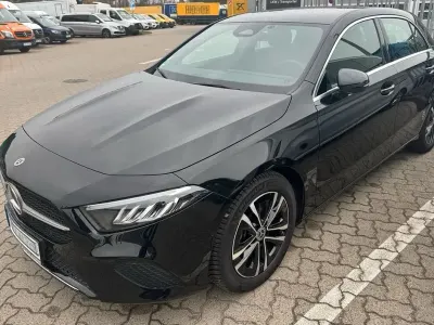 Gebraucht Mercedes A180 136 PS (100 kW) 2024 Schwarz Limousine