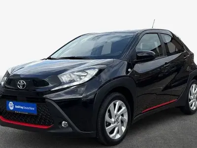 Gebraucht Toyota Aygo X-play 72 PS (52 kW) 2022 Schwarz Kleinwagen