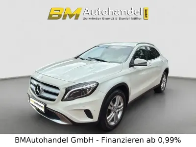 Gebraucht Mercedes GLA200 Urban 156 PS (114 kW) 2016 Weiß SUV
