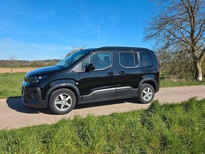 Gebraucht Peugeot Rifter Allure 131 PS (96 kW) 2025 Schwarz Van / Kleinbus