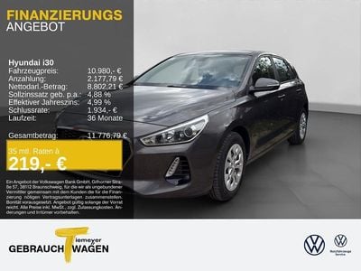 Gebraucht Hyundai i30 Select 101 PS (74 kW) 2017 Grau Limousine