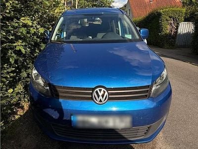 Blau Gebraucht 2015 VW Caddy Maxi Van / Kleinbus | 13.500 €