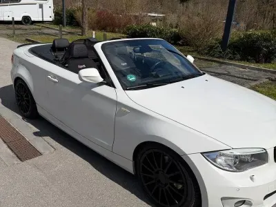 Gebraucht BMW 118 Cabriolet Performance 143 PS (105 kW) 2011 Weiß Cabrio