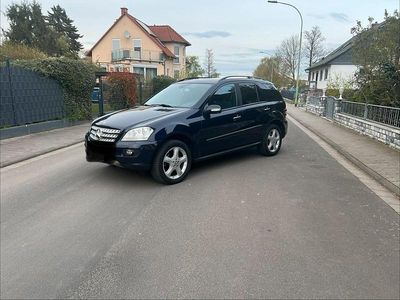 Gebraucht Mercedes ML320 224 PS (164 kW) 2009 Blau SUV