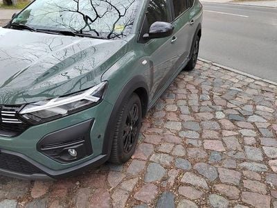Usado Dacia Jogger Extreme 110 HP (80 kW) 2023 Verde Monovolume