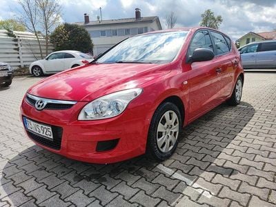 Gebraucht Hyundai i30 Classic 109 PS (80 kW) 2008 Rot Limousine