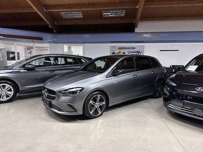 Gebraucht Mercedes B220 Progressive 190 PS (139 kW) 2024 Grau Van / Kleinbus