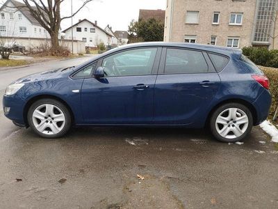 Gebraucht Opel Astra Selection 116 PS (85 kW) 2011 Blau Limousine