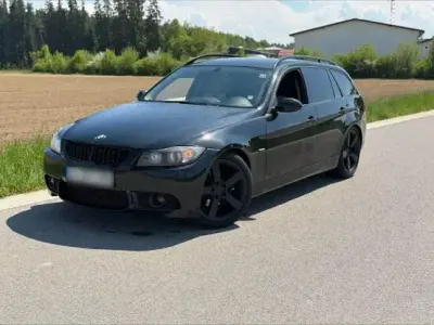 Gebraucht BMW 330 Sport Line 407 PS (299 kW) 2007 Schwarz Kombi