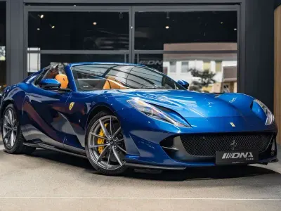 Gebraucht Ferrari 812 799 PS (587 kW) 2022 Blau Cabrio