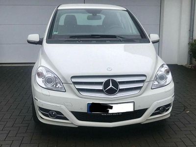 Mercedes B200