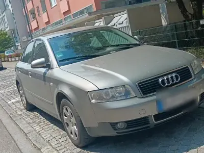 Gebraucht Audi A4 136 PS (100 kW) 2001 Silber Limousine