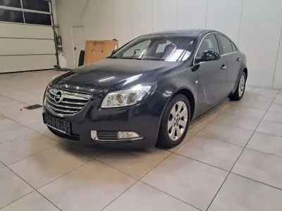 Gebraucht Opel Insignia 131 PS (96 kW) 2010 Schwarz Limousine