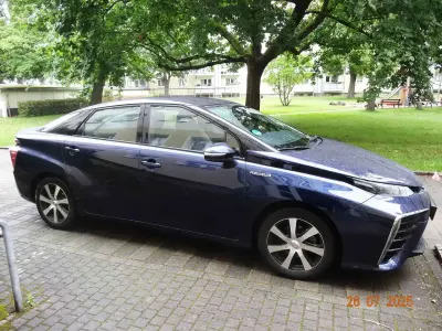 Used Toyota Mirai 154 HP (113 kW) 2019 Blue Sedan