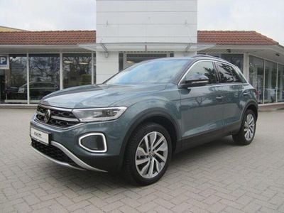 Second-hand VW T-Roc Move 150 CP (110 kW) 2024 Albastru SUV