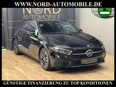 Gebraucht Mercedes A200 Advanced 150 PS (110 kW) 2024 Kosmosschwarz metall (metallic) Limousine