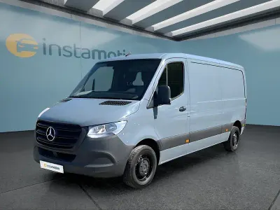 Używany Mercedes Sprinter 114 KM (83 kW) 2023 Niebieski Van