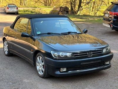 Gebraucht Peugeot 306 Cabriolet 121 PS (88 kW) 1995 Schwarz Cabrio