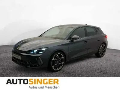 Neu Cupra Leon VZ 300 PS (220 kW) 2025 Mitternachtsschwarz metallic Limousine