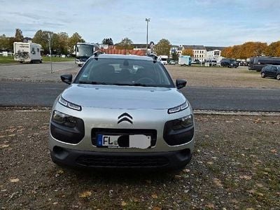 Grau Gebraucht 2017 Citroën C4 PureTech Limousine | 5.700 € (Fairer Preis)