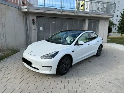 Gebraucht Tesla Model 3 Long Range RWD 366 kW (498 PS) 2021 Weiß Limousine