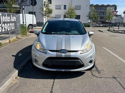 Second-hand Ford Fiesta Titanium 82 CP (60 kW) 2009 Argintiu Hatchback