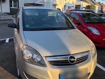 Usata Opel Zafira 103 CV (75 kW) 2009 Grigio Monovolume