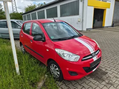 Gebraucht Hyundai i10 Classic 69 PS (50 kW) 2012 Rot Kleinwagen
