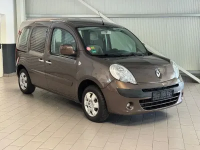 Używany Renault Kangoo Authentique 106 KM (77 kW) 2012 Brązowy Minivan