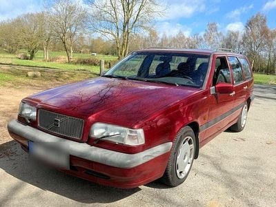 Second-hand Volvo 850 144 CP (105 kW) 1994 Roșu Berlinǎ