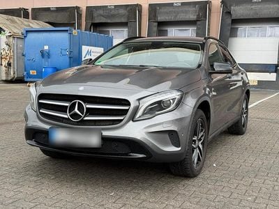 Gebraucht Mercedes GLA180 122 PS (89 kW) 2015 Grau SUV