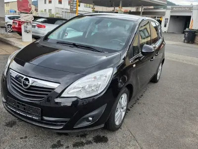 Gebraucht Opel Meriva Design Edition 101 PS (74 kW) 2011 Schwarz Van / Kleinbus