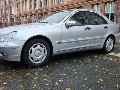 Gebraucht Mercedes C180 Classic 143 PS (105 kW) 2003 Silber Limousine