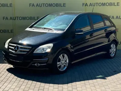 Gebraucht Mercedes B180 109 PS (80 kW) 2009 Schwarz Van / Kleinbus