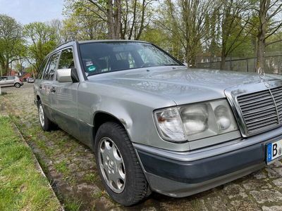 gebraucht Mercedes 230 T - W124 (Bj 1992) – 7 Sitzer – angemeldet und TÜV