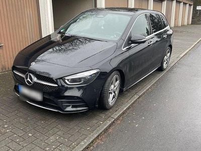 Gebraucht Mercedes B180 AMG line 136 PS (100 kW) 2024 Schwarz Van / Kleinbus
