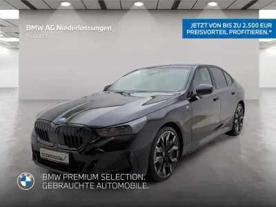 Gebraucht BMW 550e M Sport 313 PS (230 kW) 2025 Schwarz Limousine