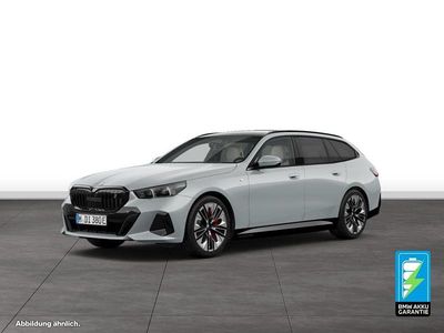 Grau Gebraucht 2025 BMW i5 M Sport Kombi | 69.770 € (Teuer)