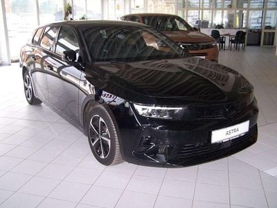 Gebraucht Opel Astra 131 PS (96 kW) 2024 Lackierung schwarz perla Kombi