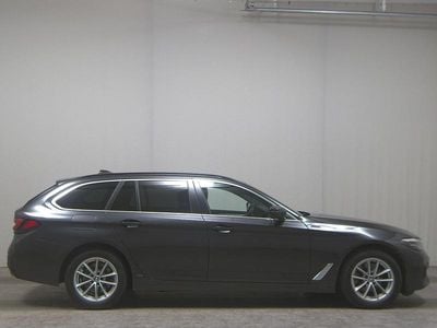Gebraucht BMW 520 190 PS (139 kW) 2023 Grau Kombi
