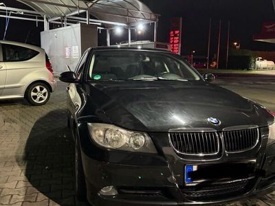 gebraucht BMW 320 e90 i