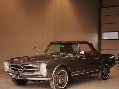 Grau Gebraucht 1966 Mercedes W113 Cabrio | 109.000 €