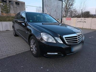 Gebraucht Mercedes E220 170 PS (125 kW) 2011 Schwarz Limousine