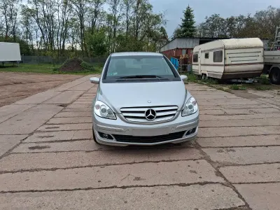 Używany Mercedes B170 116 KM (85 kW) 2006 Srebrny Minivan