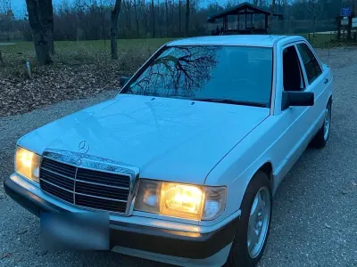 Gebraucht Mercedes 190 122 PS (89 kW) 1989 Weiß Limousine