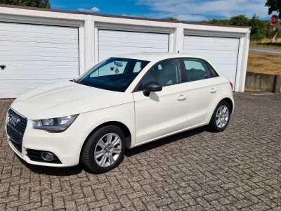 Gebraucht Audi A1 Sportback Ambition 86 PS (63 kW) 2012 Weiß Kleinwagen